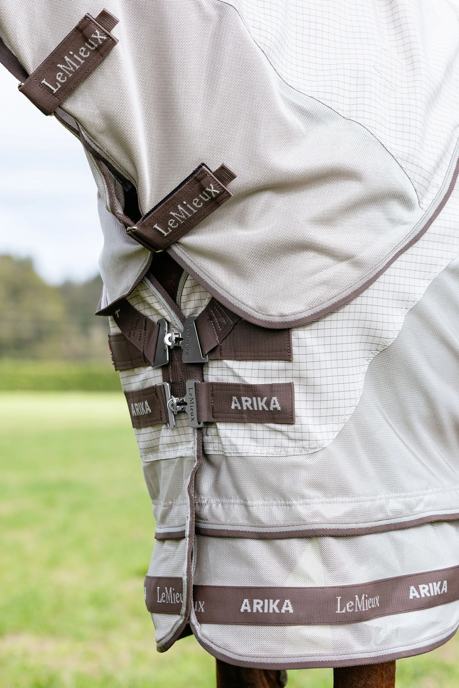 LeMieux Arika 450D Sunstopper Decke mit abnehmbarem Halsteil, 0 g* Fliegendecken