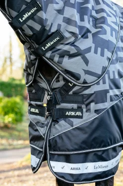 LeMieux Arika reflektierende Weidedecke mit abnehmbarem Halsteil, 200 g* Mittelschwere & Schwere Winterdecken