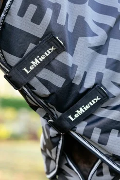 LeMieux Arika reflektierende Weidedecke mit abnehmbarem Halsteil, 200 g* Mittelschwere & Schwere Winterdecken