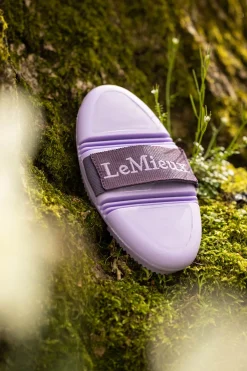 LeMieux Flexi Striegel* Pferdebürsten