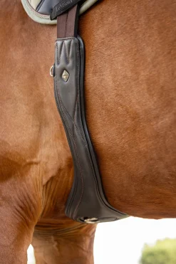 LeMieux Gel-Tek anatomischer Kurzgurt für Springen mit geschwungener Form* Sattelgurte