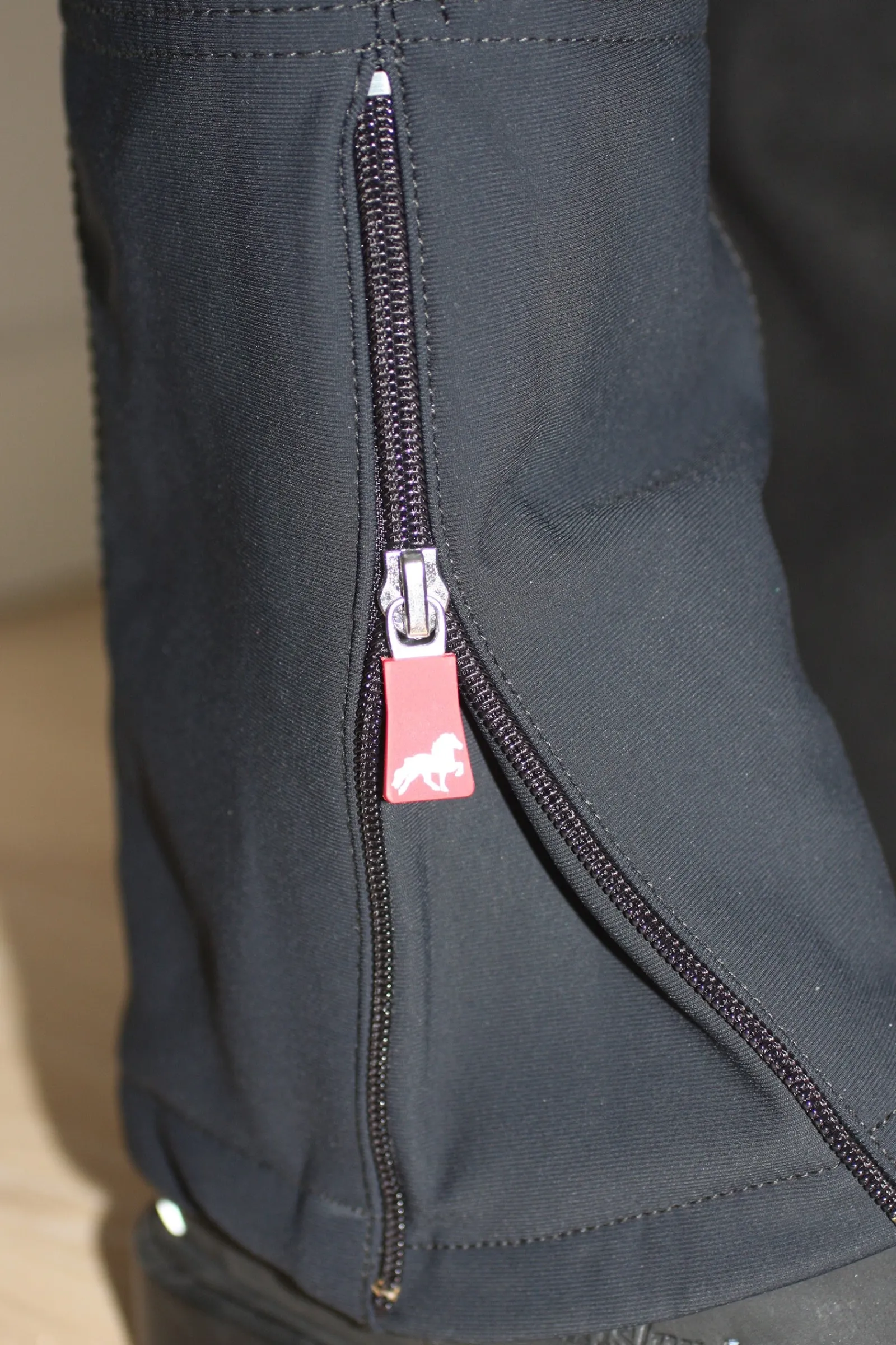 Karlslund Jökull Damen Jodhpur Reithose aus Softshellmaterial mit Vollbesatz*Damen Jodhpurreithose Für Damen