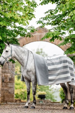 Horseware Newmarket Fleece Abschwitzdecke (Square)* Abschwitzdecken