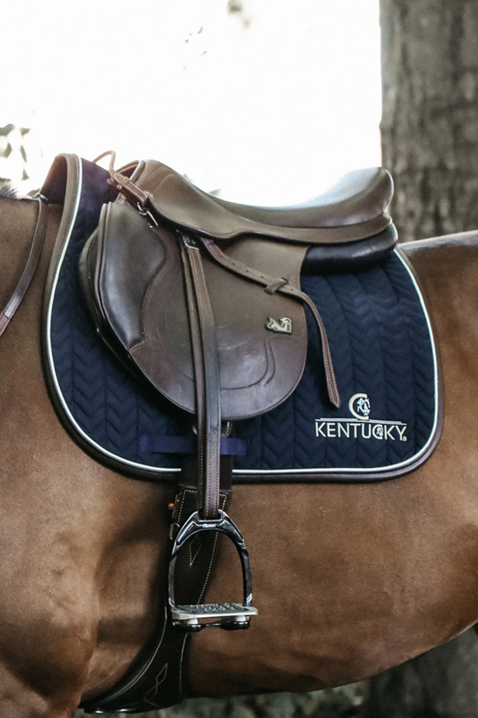 Kentucky Horsewear Springschabracke Leather Fishbone* Spring- & Vielseitigkeitsschabracken