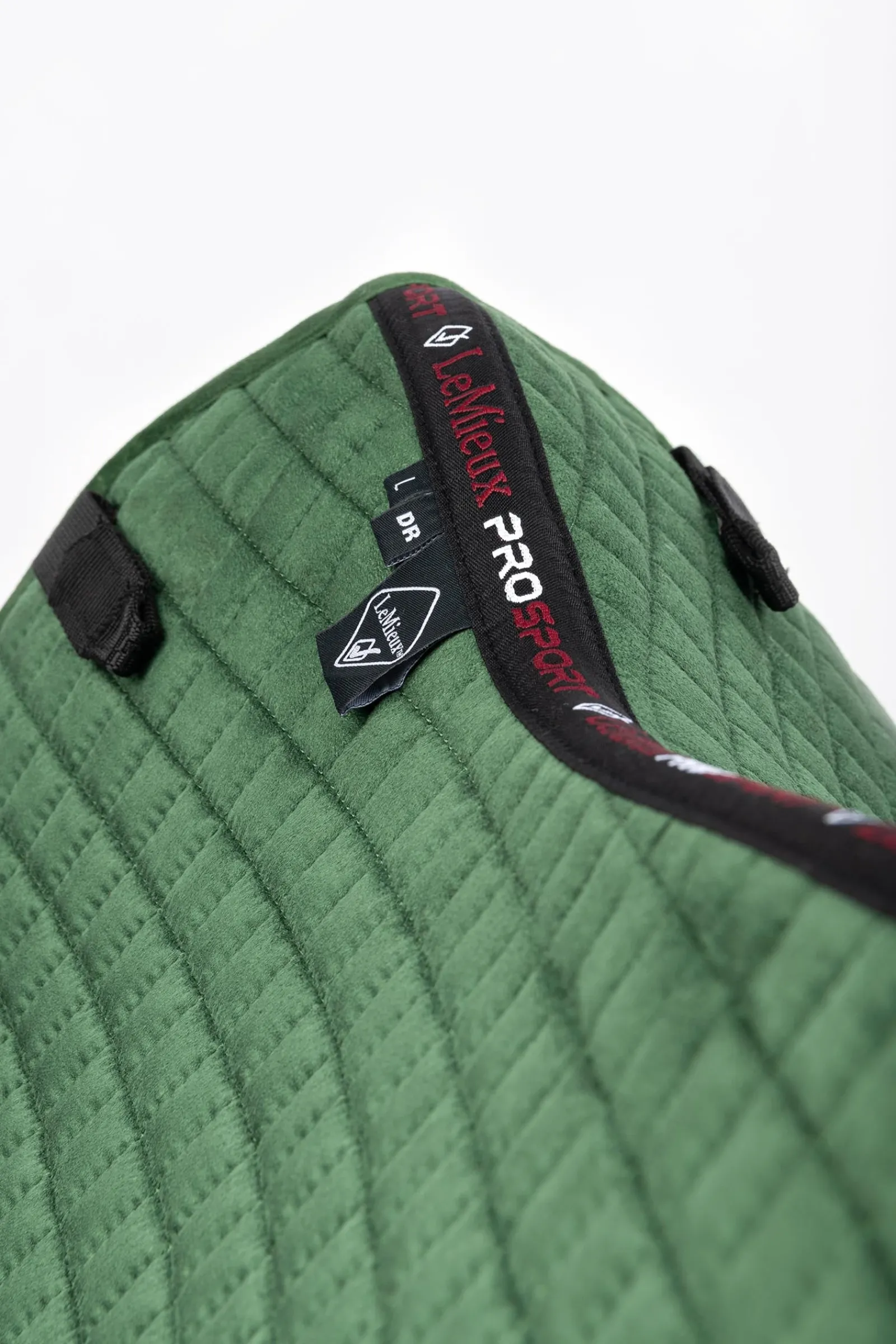 LeMieux Suede Luxuriöse saisonale Dressurschabracke* Dressurschabracken