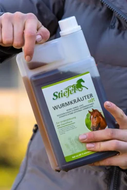 Stiefel Wurmkräuter Saft, 1l* Ergänzungsfuttermittel Für Pferde